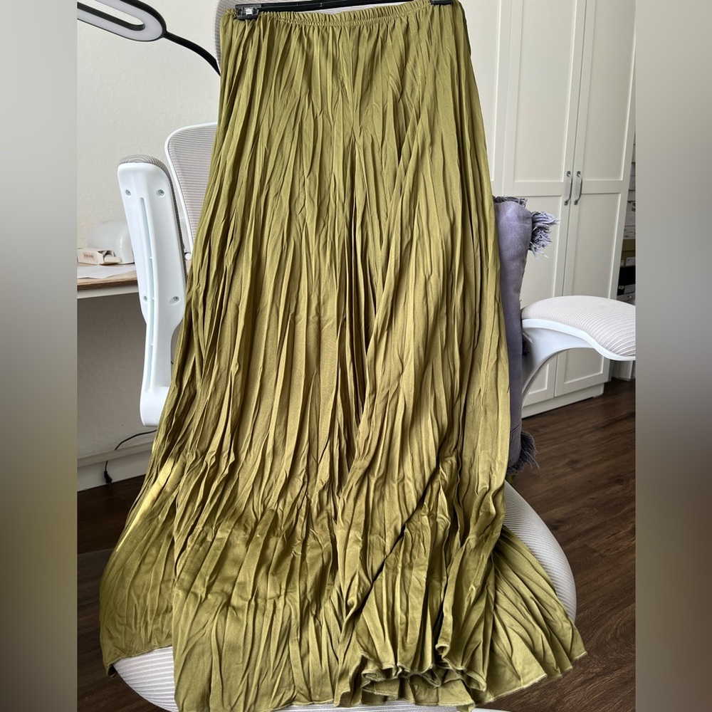 Larry Levine Khaki Pleated Skirt